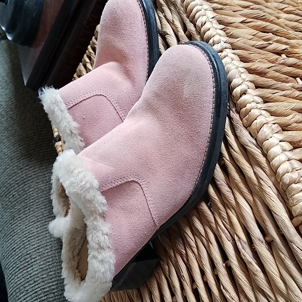 Rockport rose mules
